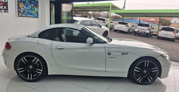 2014-BMW-Z4-sDrive20i-M-Sport-Auto image:1