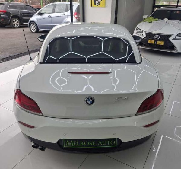 2014-BMW-Z4-sDrive20i-M-Sport-Auto image:4