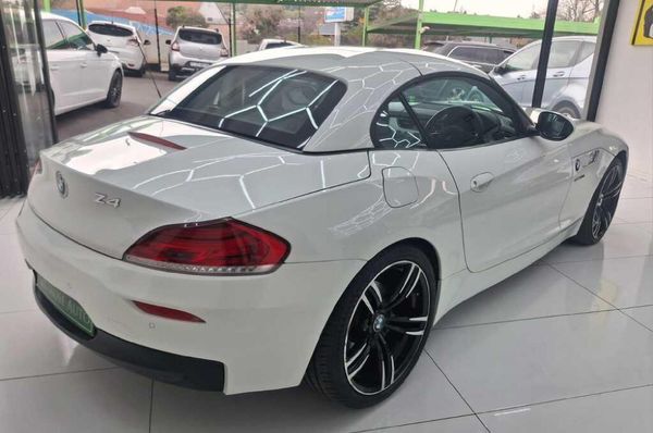 2014-BMW-Z4-sDrive20i-M-Sport-Auto image:5