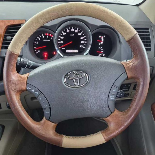 2010-Toyota-Fortuner-30-D-4D-Raised-Body image:10