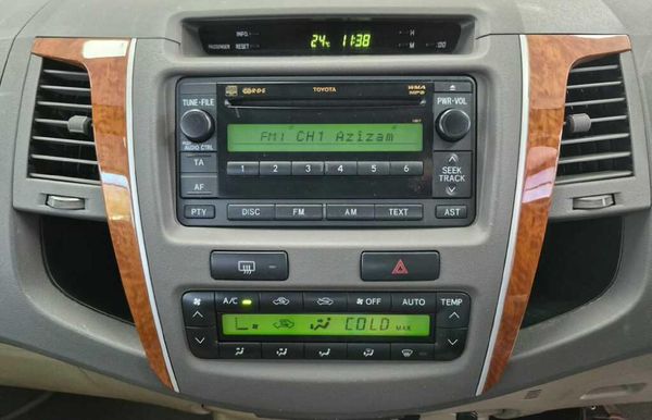 2010-Toyota-Fortuner-30-D-4D-Raised-Body image:11