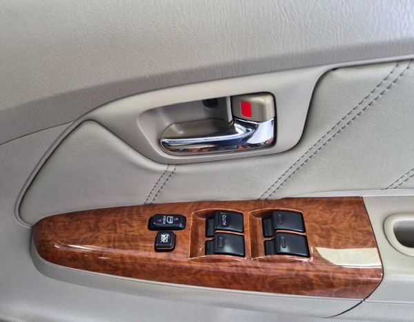 2010-Toyota-Fortuner-30-D-4D-Raised-Body image:13