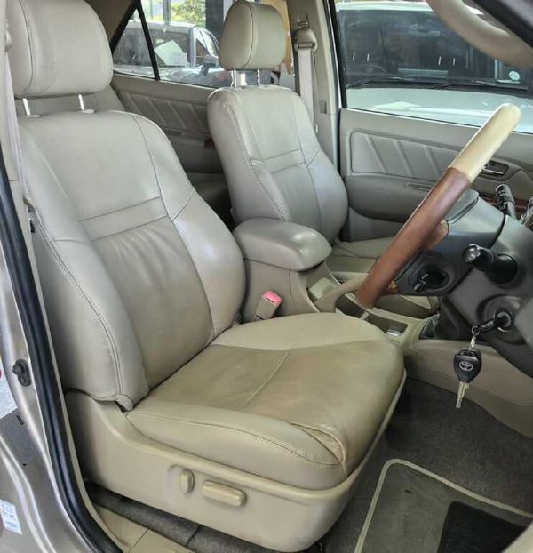 2010-Toyota-Fortuner-30-D-4D-Raised-Body image:5