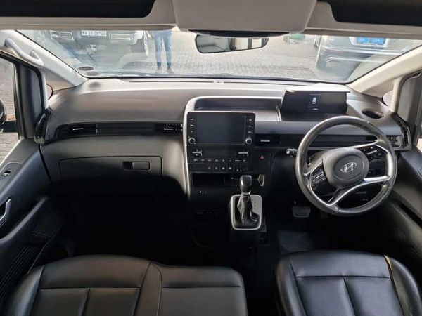 2022-Hyundai-Staria-22d-Executive-Auto image:16