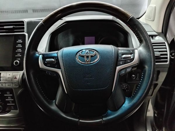 2022-Toyota-Land-Cruiser-Prado-28-GD-VX-L-Auto image:9