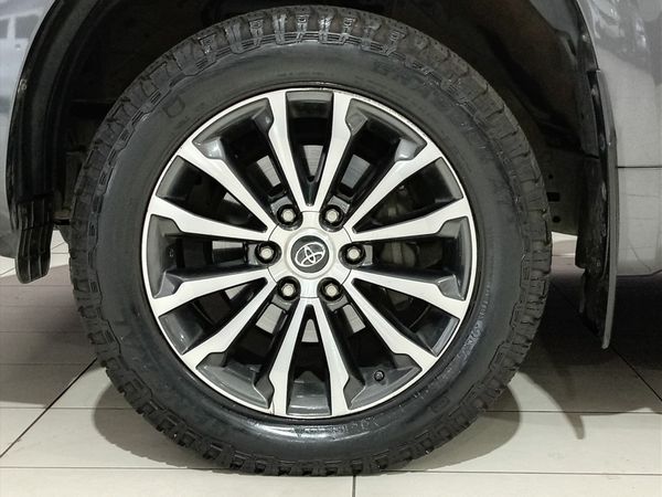 2022-Toyota-Land-Cruiser-Prado-28-GD-VX-L-Auto image:10