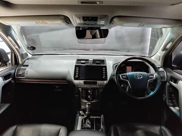 2022-Toyota-Land-Cruiser-Prado-28-GD-VX-L-Auto image:7