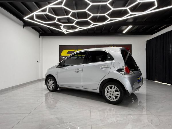 2014-Honda-Brio-12-Comfort-5-dr-Auto image:9