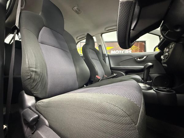 2014-Honda-Brio-12-Comfort-5-dr-Auto image:17