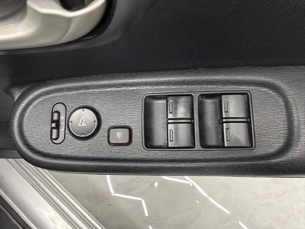 2014-Honda-Brio-12-Comfort-5-dr-Auto image:22