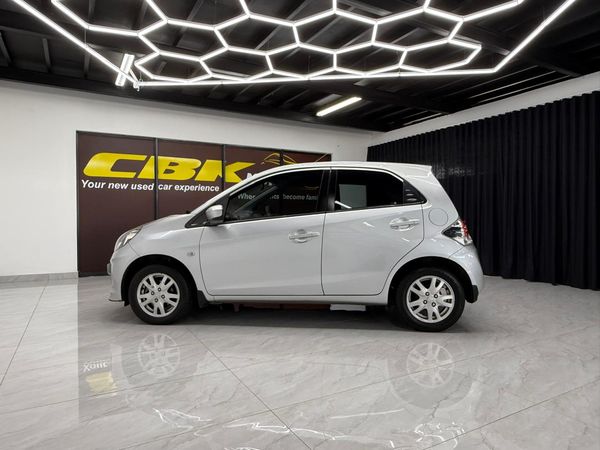 2014-Honda-Brio-12-Comfort-5-dr-Auto image:5