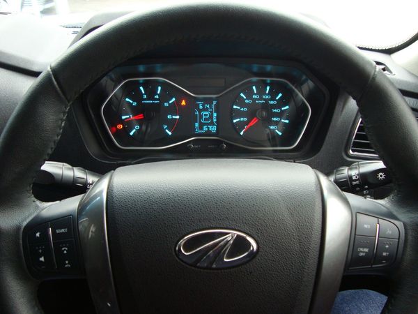 2025-Mahindra-Pik-Up-22-mHawk-S11-Dew-4x4-Auto-Double-Cab image:11