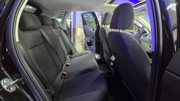2018-Volkswagen-Polo-10-TSI-Comfortline image:18