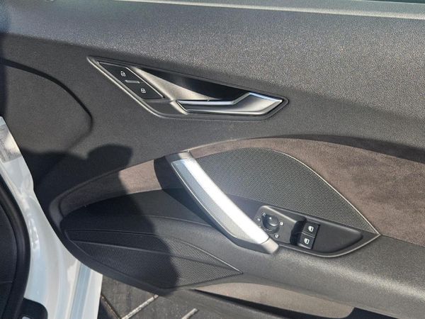 2015-Audi-TT-Coupe-20-TFSI-Auto image:8