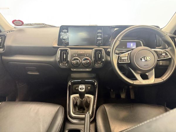 2021-Kia-Sonet-15-EX image:14