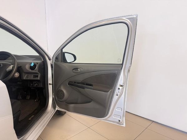 2019-Toyota-Etios-15-XS-5-dr image:12