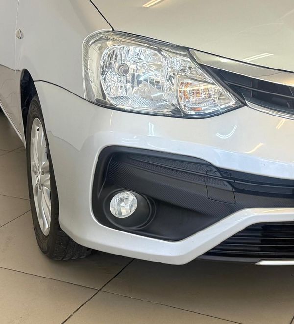 2019-Toyota-Etios-15-XS-5-dr image:3