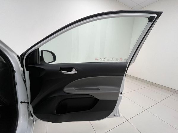 2025-Kia-Pegas-14-LX image:10