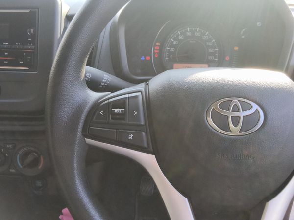 2025-Toyota-Vitz-10 image:8