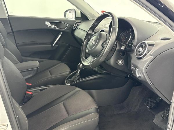 2012-Audi-A1-Sportback-14-TFSI-Ambition image:9