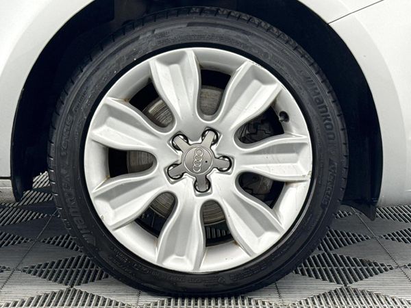 2012-Audi-A1-Sportback-14-TFSI-Ambition image:5
