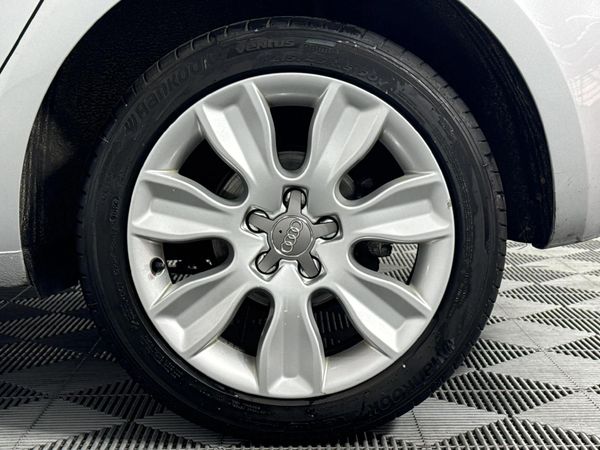 2012-Audi-A1-Sportback-14-TFSI-Ambition image:6