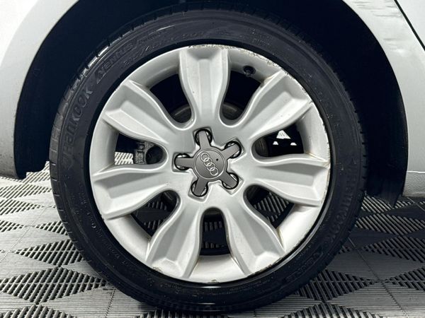 2012-Audi-A1-Sportback-14-TFSI-Ambition image:7