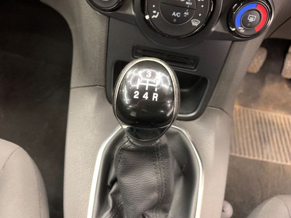 2016-Ford-Fiesta-16-TDCi-Trend-5-dr image:12