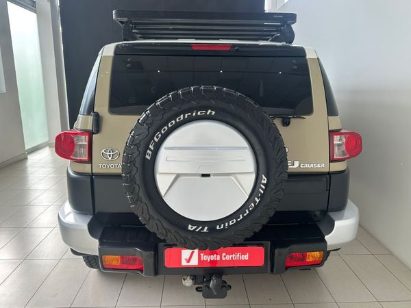 2013-Toyota-FJ-Cruiser-40-V6 image:6