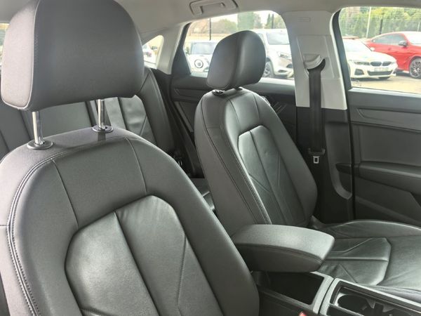 2022-Audi-Q3-20-TFSI-quattro-Auto-S-Line-40-TFSI image:12