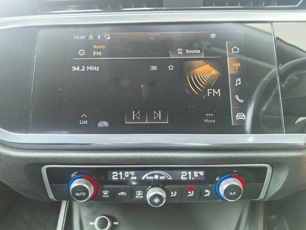 2022-Audi-Q3-20-TFSI-quattro-Auto-S-Line-40-TFSI image:15