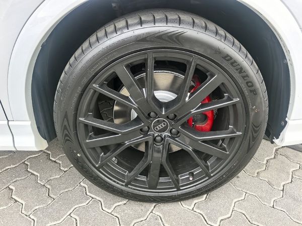 2022-Audi-Q3-20-TFSI-quattro-Auto-S-Line-40-TFSI image:4