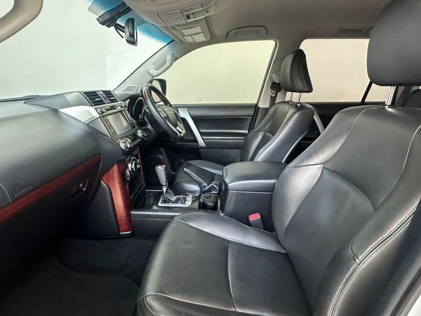 2016-Toyota-Land-Cruiser-Prado-30-TDI-VX-Auto image:12