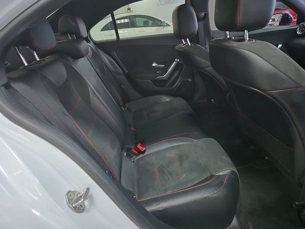 2022-Mercedes-Benz-A-Class-A200-AMG-AUTO image:15