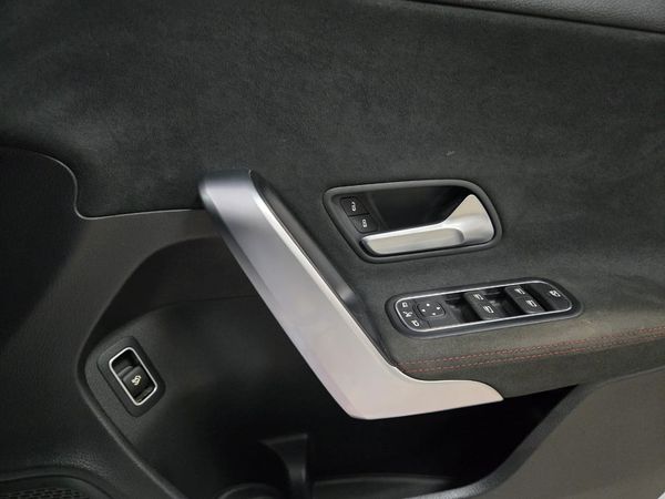 2022-Mercedes-Benz-A-Class-A200-AMG-AUTO image:17