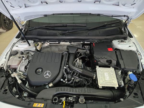 2022-Mercedes-Benz-A-Class-A200-AMG-AUTO image:19