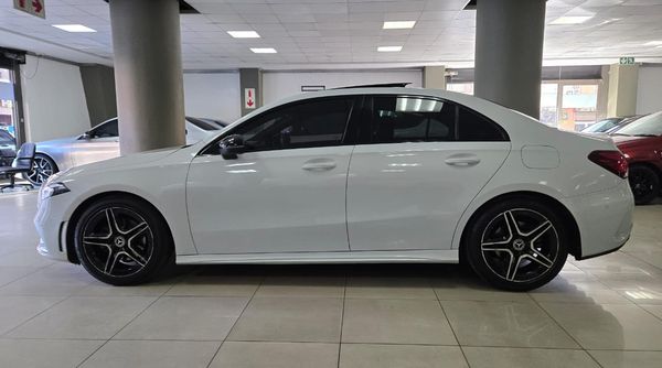 2022-Mercedes-Benz-A-Class-A200-AMG-AUTO image:4