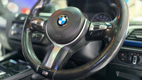 2014-BMW-1-Series-118i-5-dr-Auto image:9