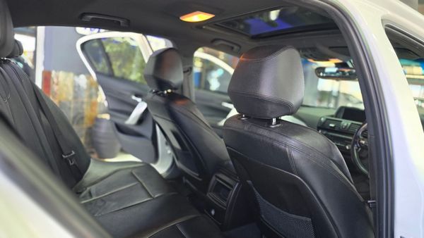 2014-BMW-1-Series-118i-5-dr-Auto image:15
