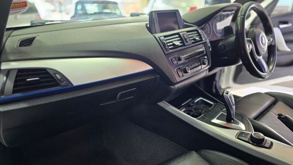 2014-BMW-1-Series-118i-5-dr-Auto image:18