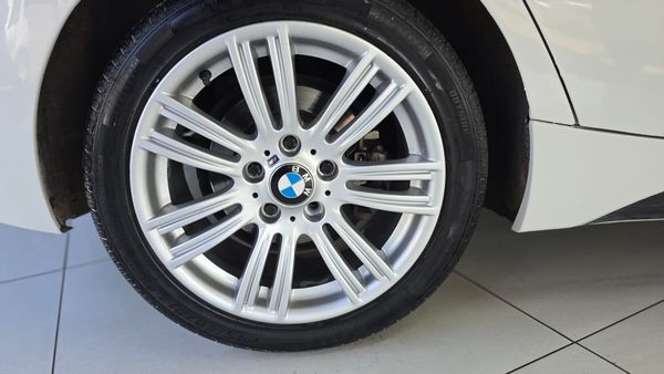2014-BMW-1-Series-118i-5-dr-Auto image:22