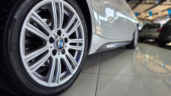2014-BMW-1-Series-118i-5-dr-Auto image:29