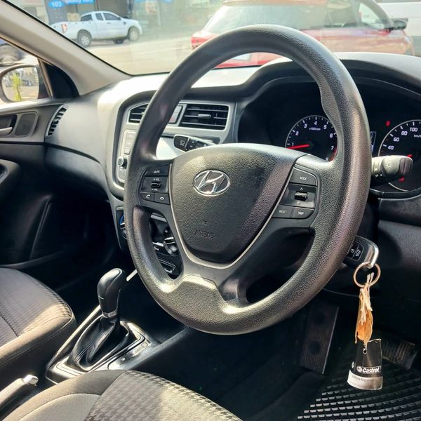 2019-Hyundai-i20-14-Fluid-Auto image:10