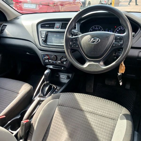 2019-Hyundai-i20-14-Fluid-Auto image:11