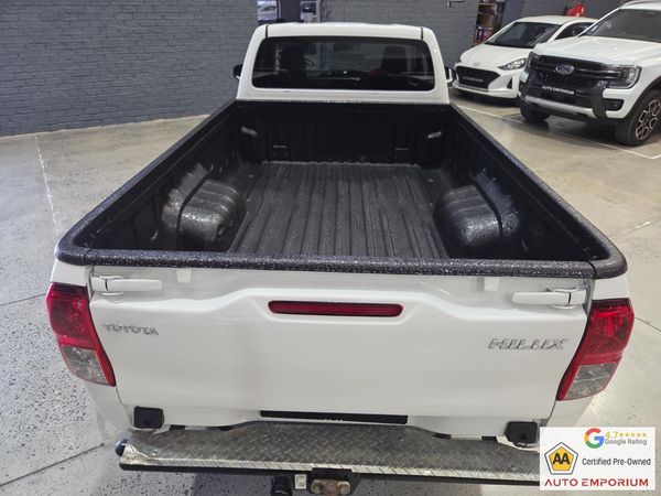 2023-Toyota-Hilux-24-GD-S-Single-Cab image:8
