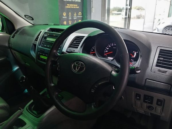 2011-Toyota-Hilux-27-VVTI-Raider-Raised-Body-LEGEND-40-PetrolMan image:10