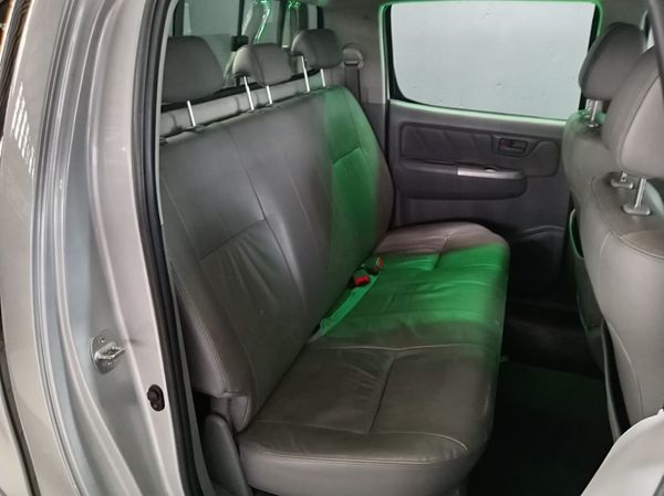 2011-Toyota-Hilux-27-VVTI-Raider-Raised-Body-LEGEND-40-PetrolMan image:11