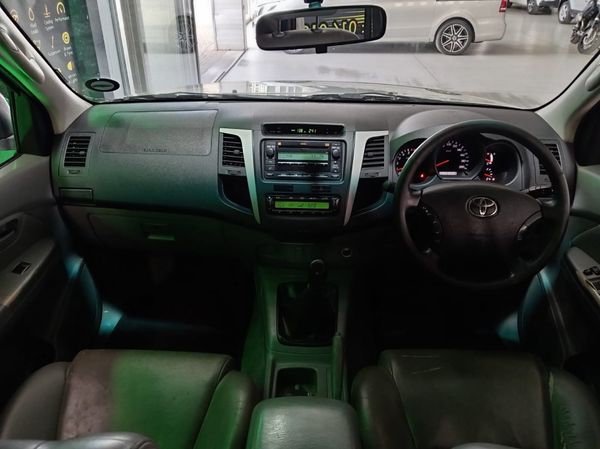 2011-Toyota-Hilux-27-VVTI-Raider-Raised-Body-LEGEND-40-PetrolMan image:13