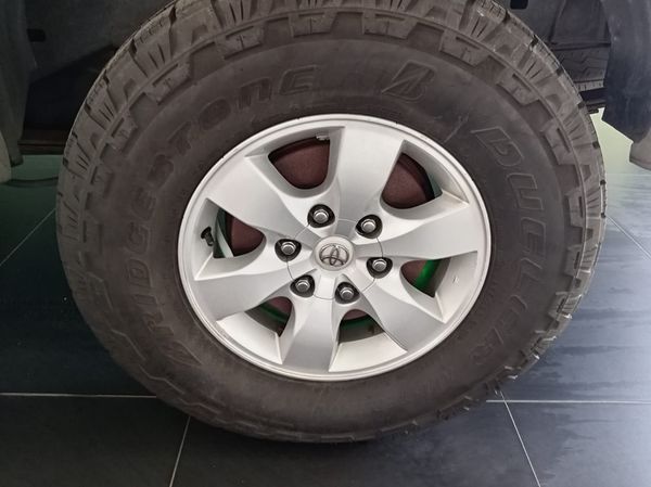 2011-Toyota-Hilux-27-VVTI-Raider-Raised-Body-LEGEND-40-PetrolMan image:8