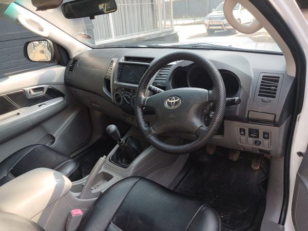 2011-Toyota-Hilux-30-D-4D-Raider-Xtra-Cab image:6